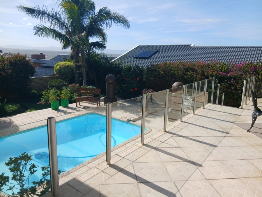 5 Bedroom Property for Sale in Wavecrest Eastern Cape